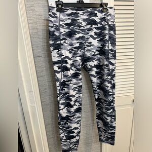 Black/Grey/White Camo Athletic Leggings - Size XXL